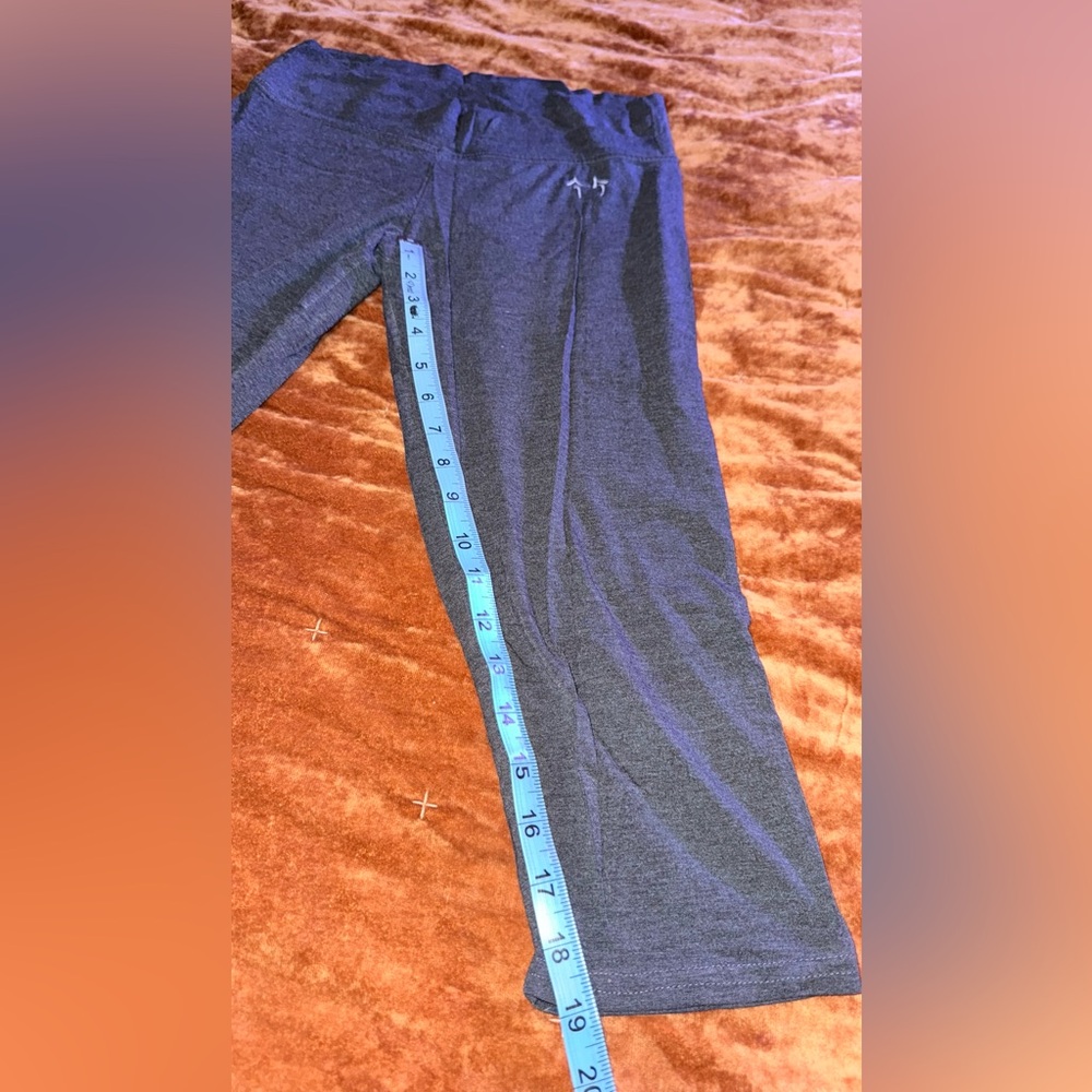Green Apple Active grey crop leggings - medium - Picture 5 of 6